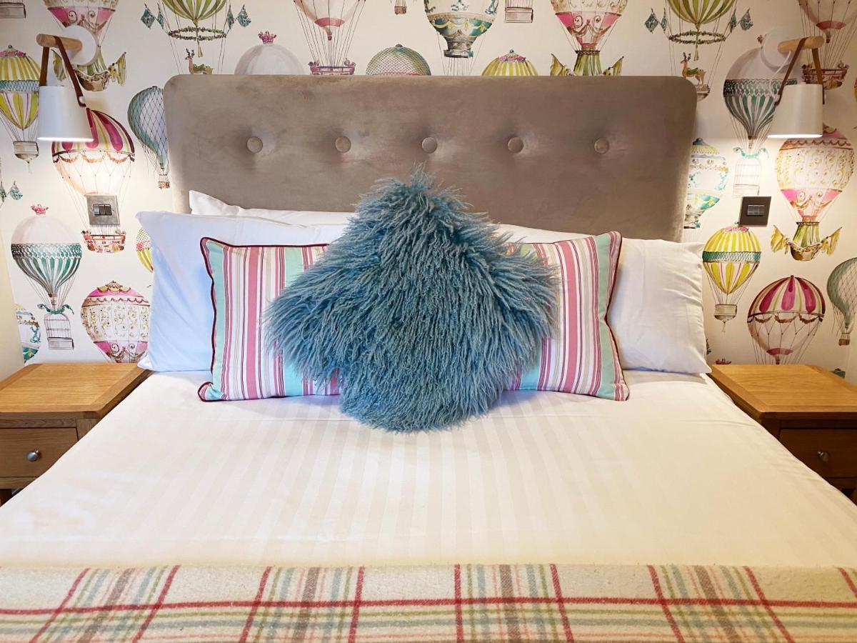 The Hive At Poppi-Red Bed & Breakfast Хоксхед Екстериор снимка