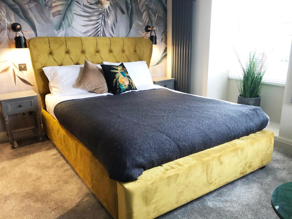 The Hive At Poppi-Red Bed & Breakfast Хоксхед Екстериор снимка