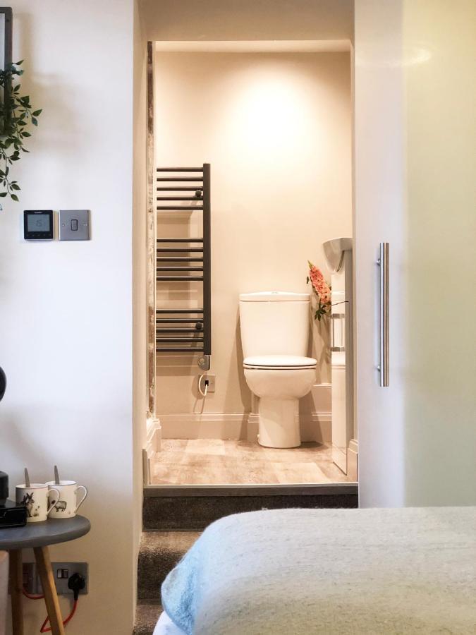 The Hive At Poppi-Red Bed & Breakfast Хоксхед Екстериор снимка