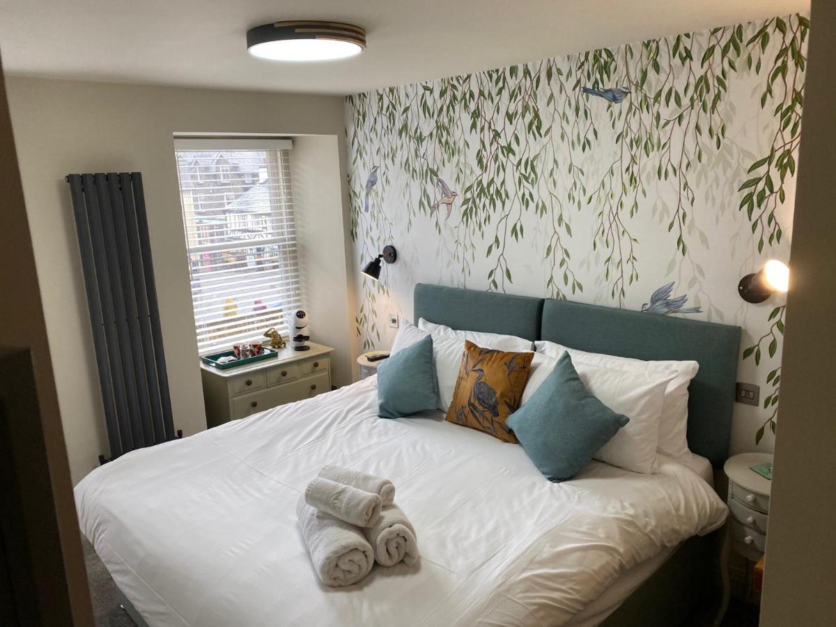 The Hive At Poppi-Red Bed & Breakfast Хоксхед Екстериор снимка