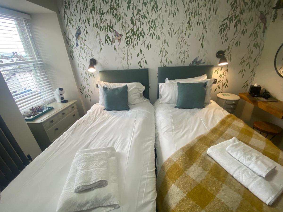 The Hive At Poppi-Red Bed & Breakfast Хоксхед Екстериор снимка