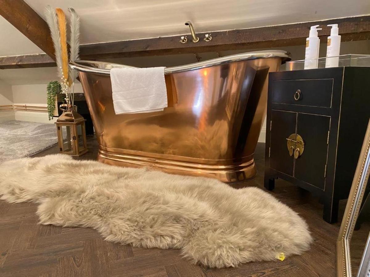 The Hive At Poppi-Red Bed & Breakfast Хоксхед Екстериор снимка