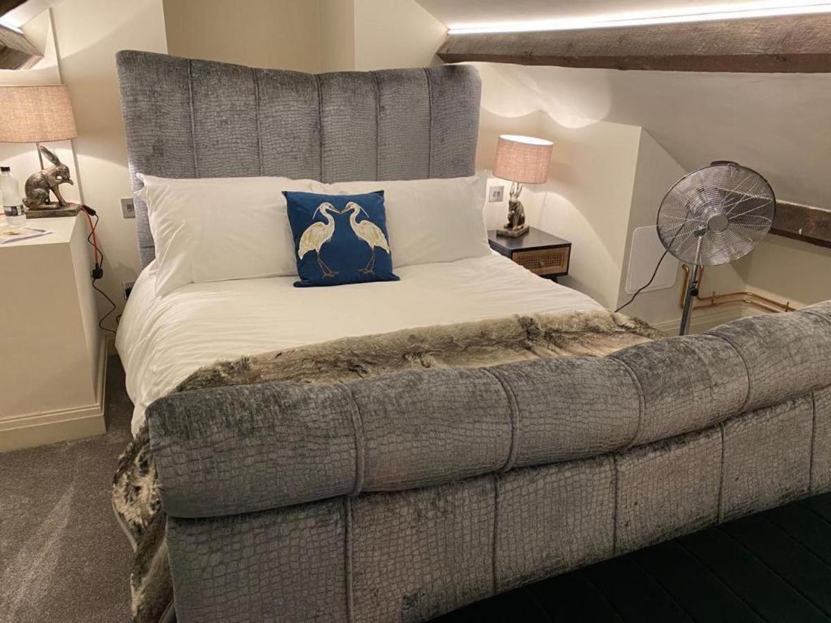 The Hive At Poppi-Red Bed & Breakfast Хоксхед Екстериор снимка