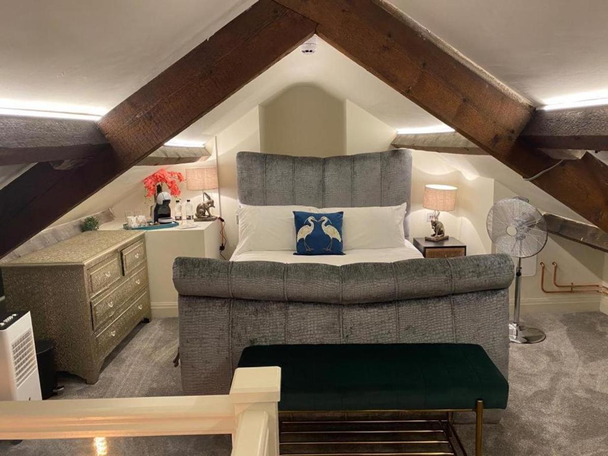 The Hive At Poppi-Red Bed & Breakfast Хоксхед Екстериор снимка